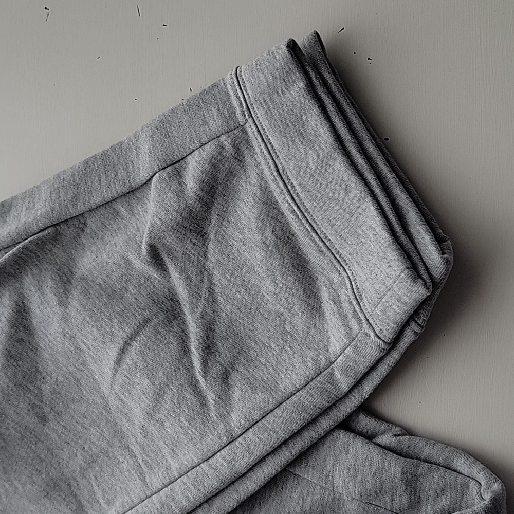 GAP Sweatpants - Picture 2 of 3